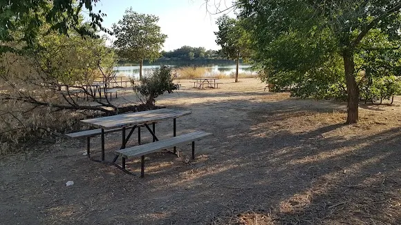 Merendero de la laguna El Campillo - Rivas-Vaciamadrid