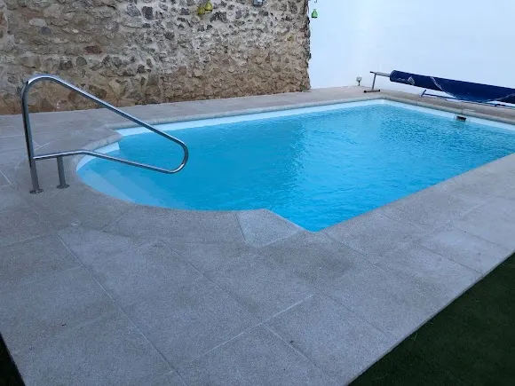 Piscinas y Exteriores
