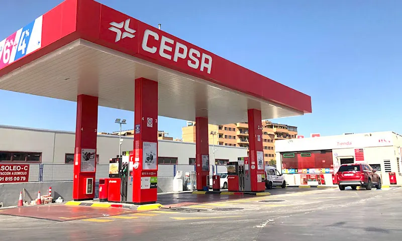 Estación de servicio Cepsa GUIBE RIVAS - Gasolinera en Rivas-Vaciamadrid - foto 2